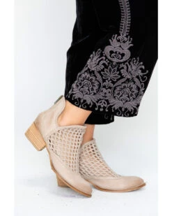 Johnny Was Women's Hirsch Velvet Embroidered Crop Pants -Country Outfitter Shop 2000257328 001 P4