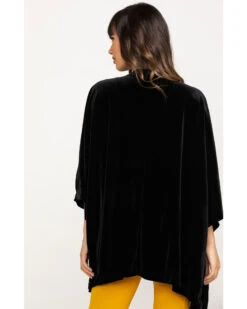 White Label By Panhandle Women's Embroidered Velvet Kimono -Country Outfitter Shop 2000290050 001 P2