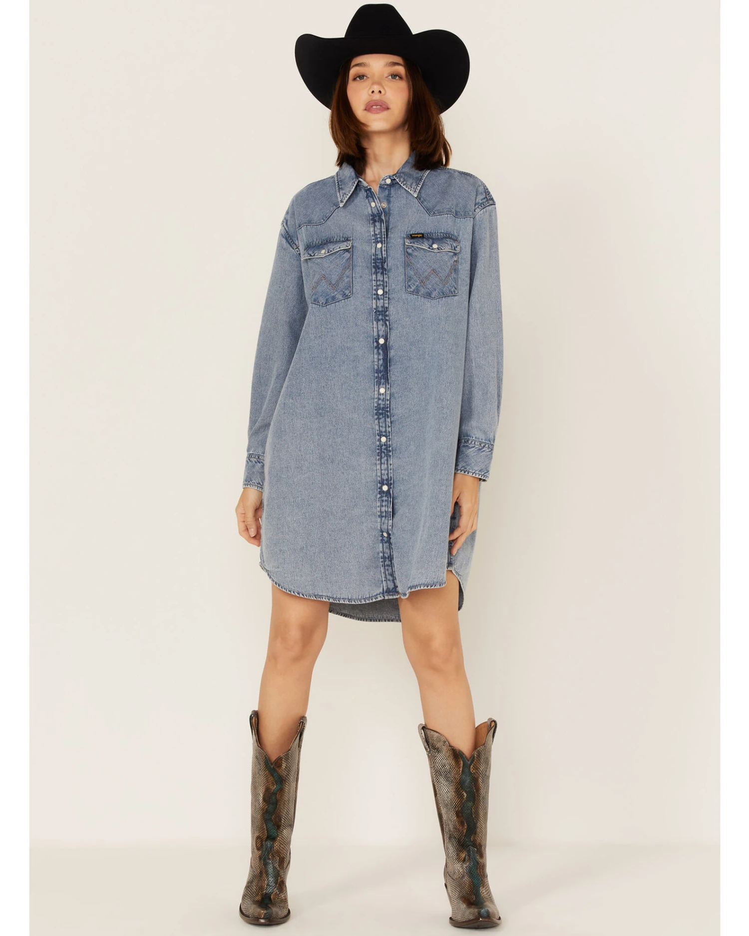 Wrangler Women's Medium Wash Denim Long Sleeve Western Snap Shirtdress 3 Wrangler Women's Medium Wash Denim Long Sleeve Western Snap Shirtdress
