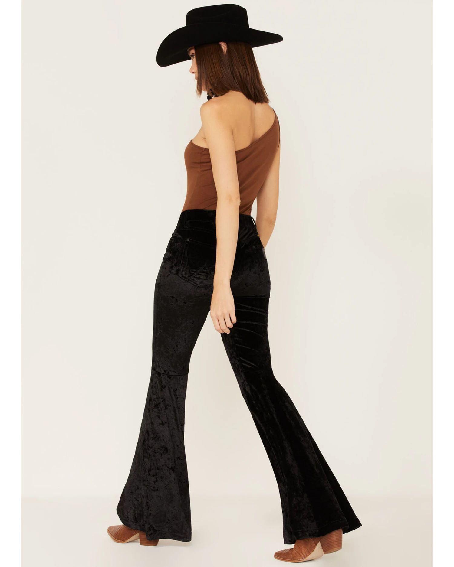 Wrangler Retro Women's Velvet High Rise Trumpet Flare Pants 3 Wrangler Retro Women's Velvet High Rise Trumpet Flare Pants