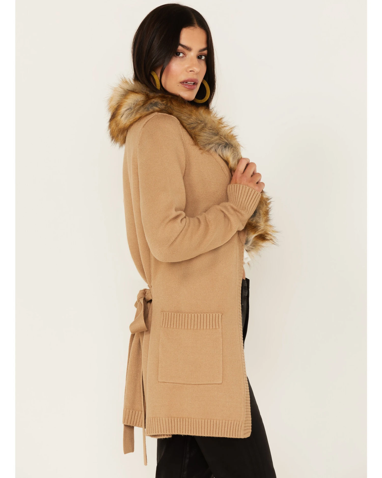 Show Me Your Mumu Women's Faux Fur Cabin Cardigan 4 Show Me Your Mumu Women's Faux Fur Cabin Cardigan - Image 2