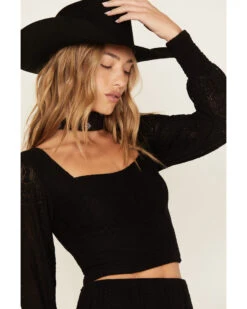 Idyllwind Women's Dallas Smocked Lace Crop Top -Country Outfitter Shop 2000380684 001 P2